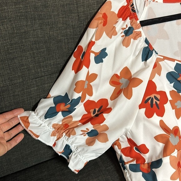 BloomChic Plus Size 2XL Ditsy Floral Twist Front Puff Sleeve Blouse us18-20 - Picture 3 of 5